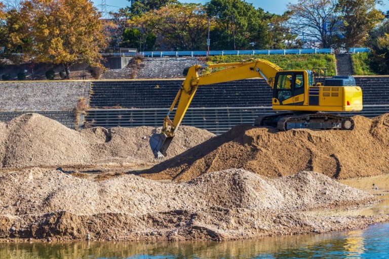 Quelles techniques pour réussir vos travaux de terrassement à Bourbourg?
